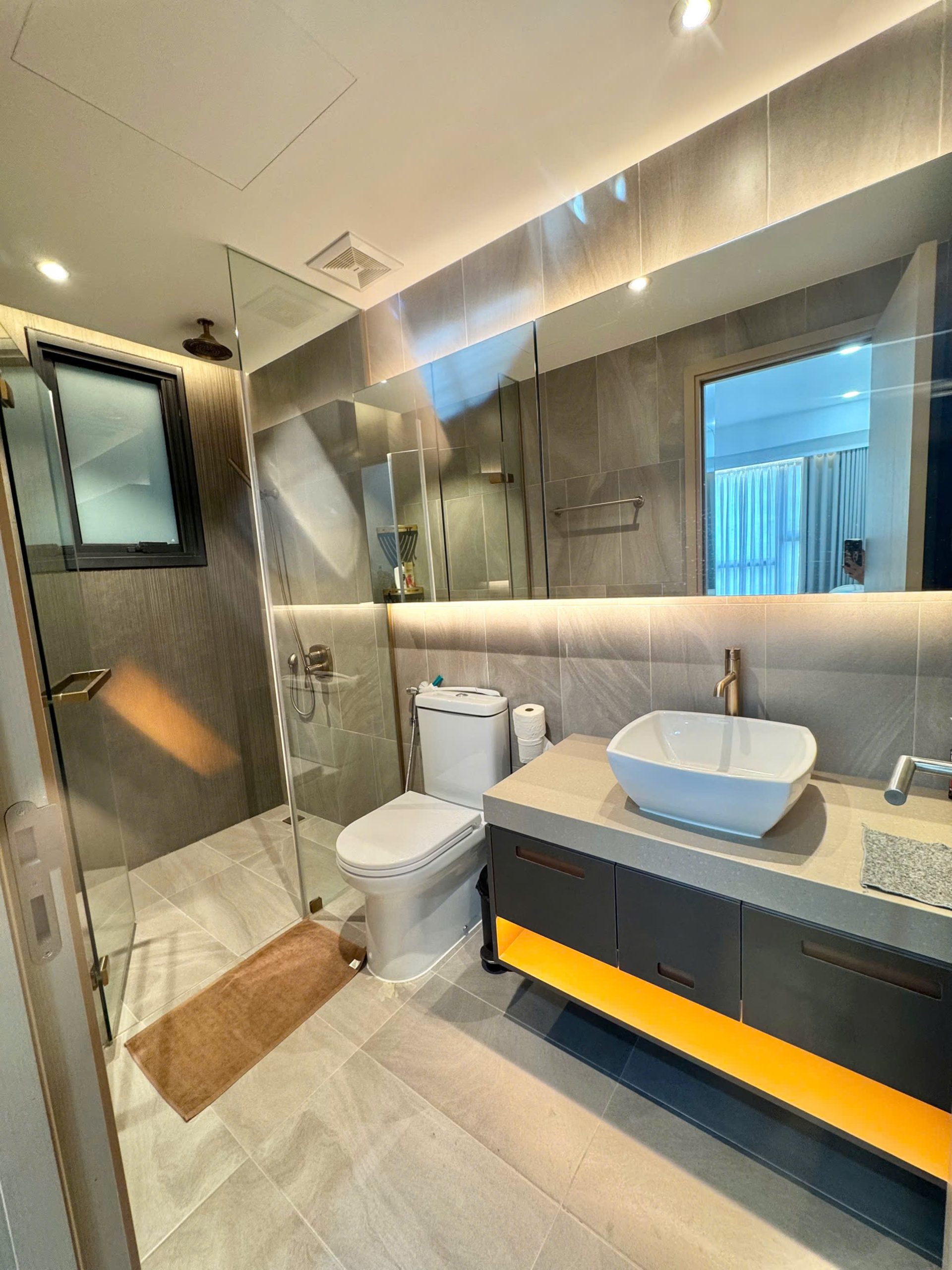 z6763184339353_6bc985b74884e2b127bcb2de99b4bad2