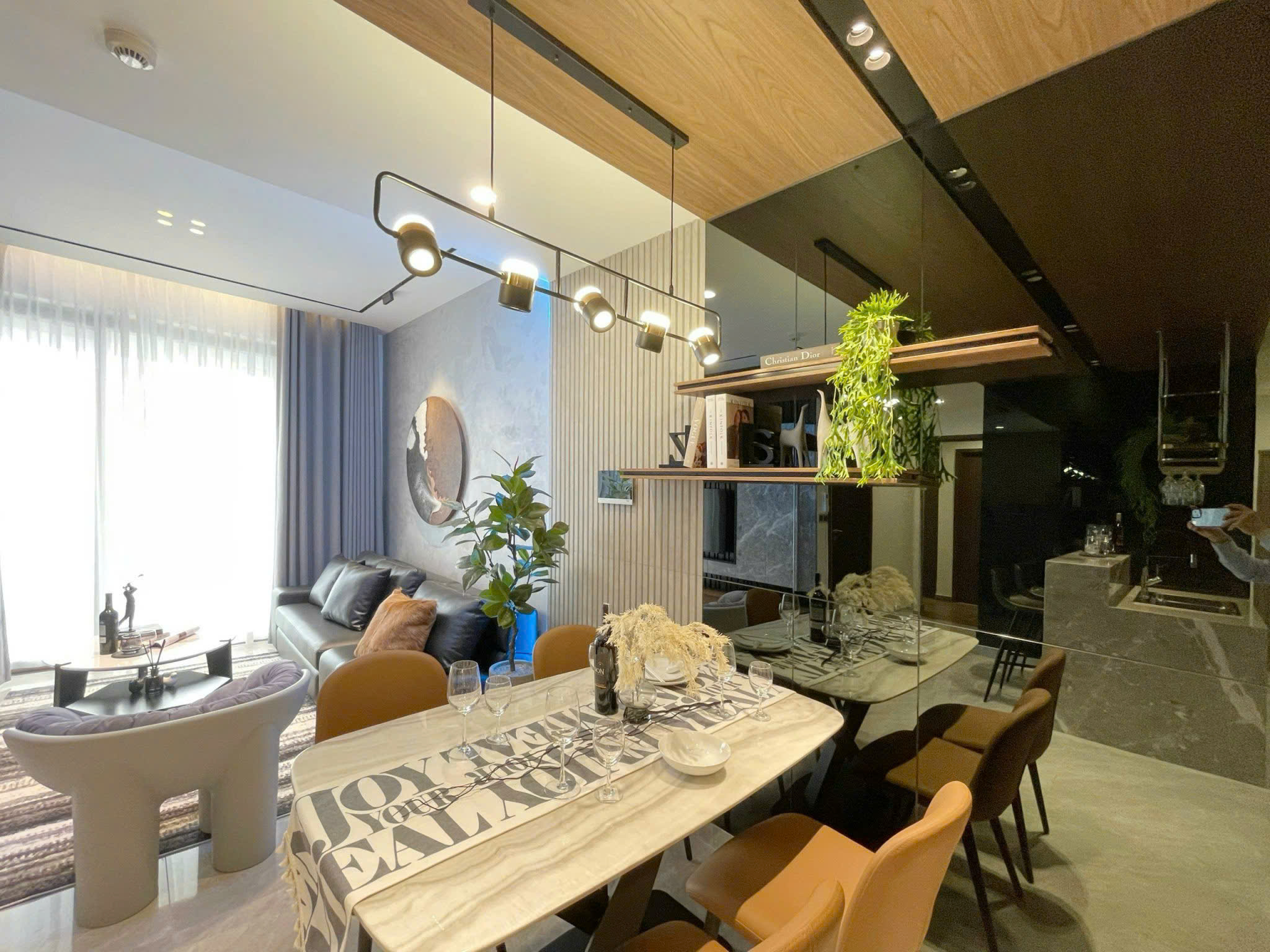 z6763206371097_6cdd4c0e2a2ab2a37561bb91adf07f6a