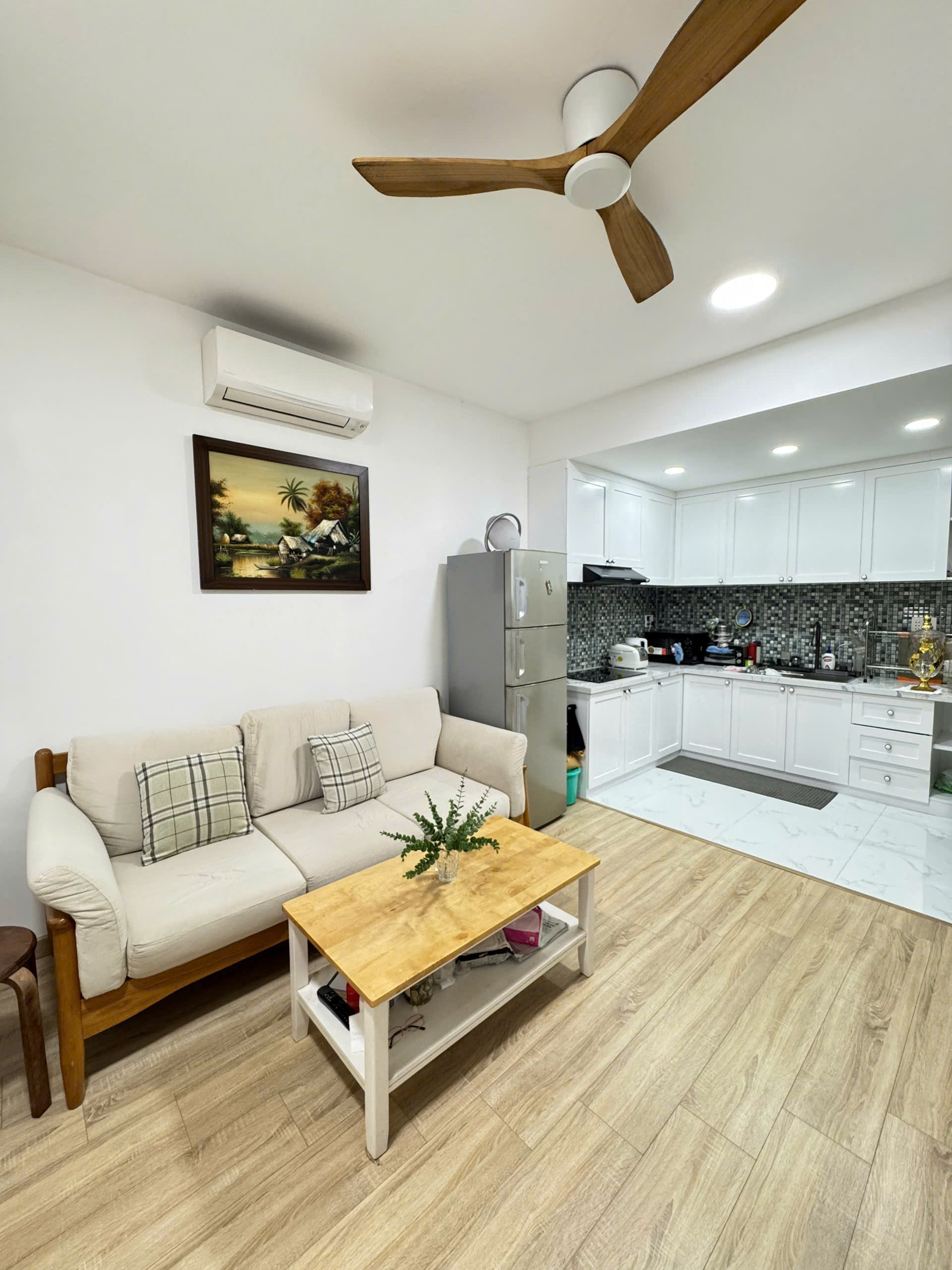 z6829804629327_638452f76cc1d6e429052fcc8e63c7f9