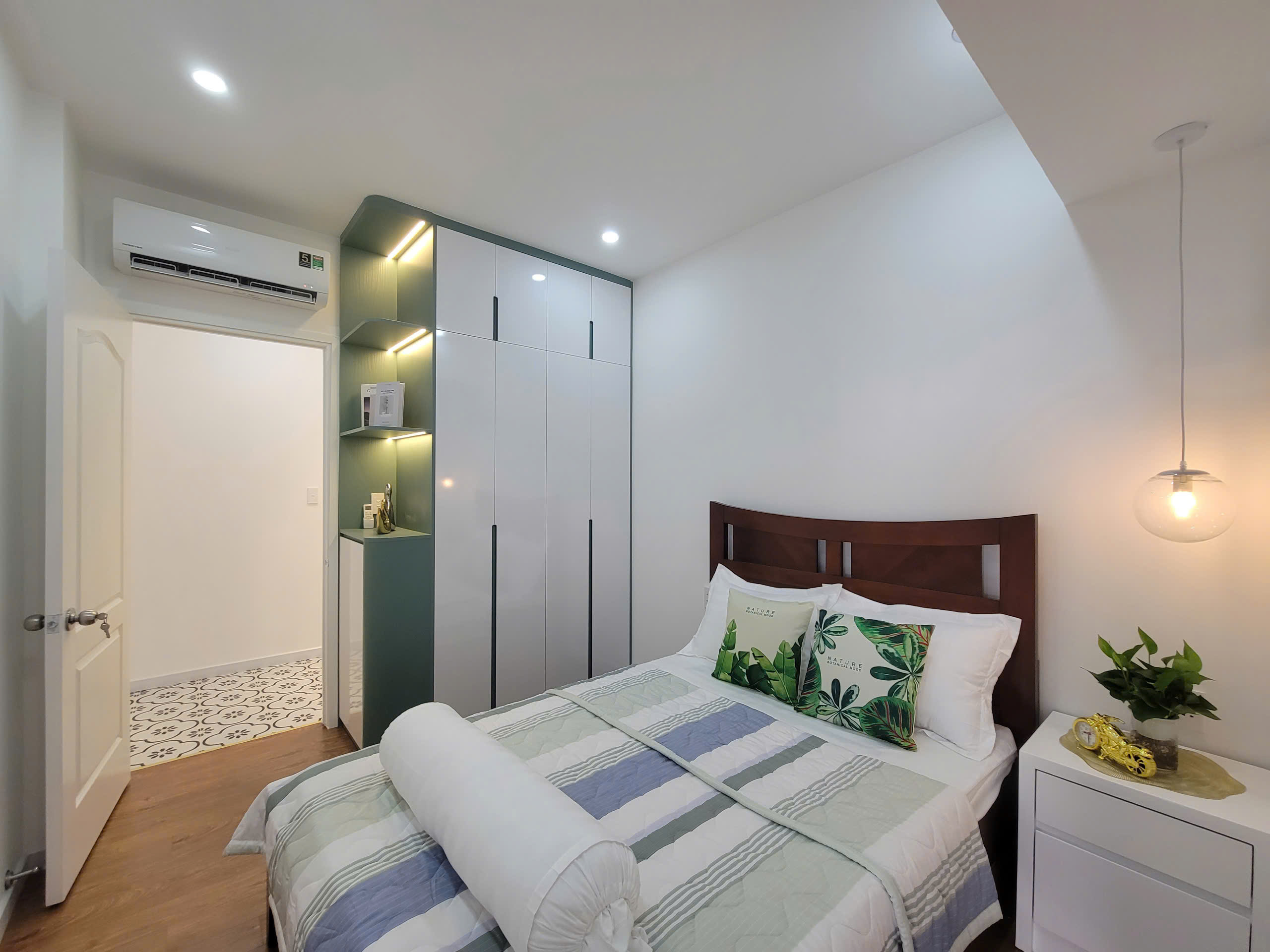 z6905755297319_185ac4b28ca8e5bca8839cd36a5a387c