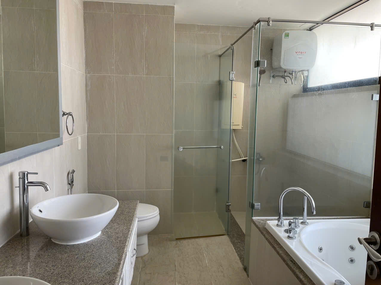 z6913465788437_8cac2d9ba4985e2eaee3c501f1bb2845