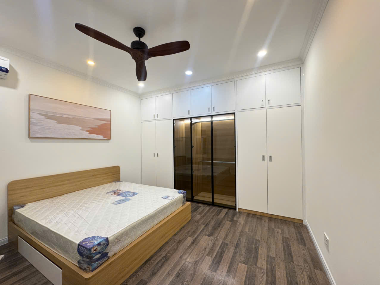 z7110906620072_2c0526784431c08eda177f2d3006dfb2