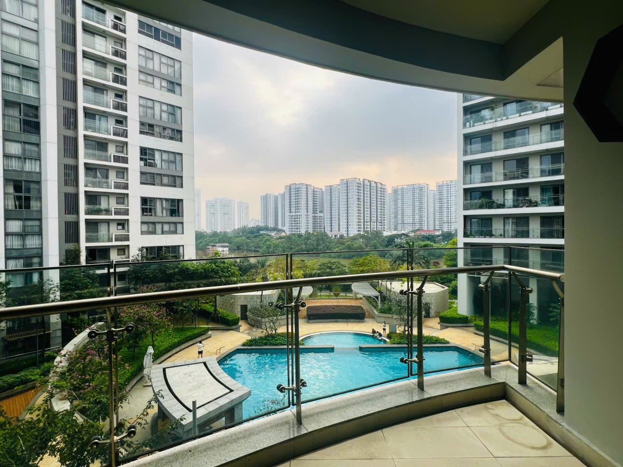 z7335701683890_1b9228d5bf33854f9c253e26192ada1b